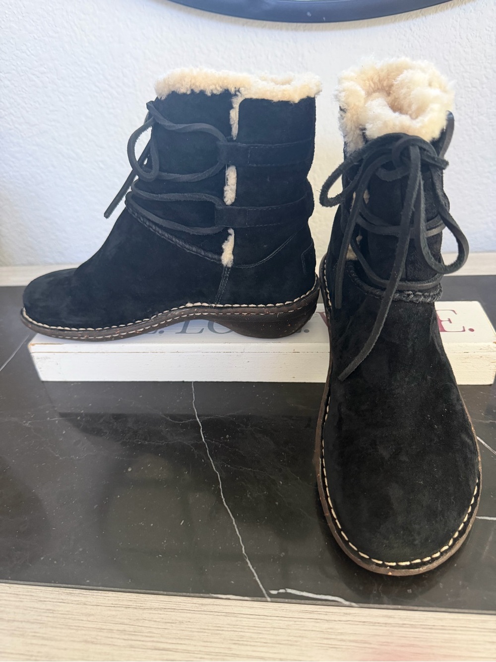 UGG Caspia Black Suede Shearling Lace Up Ankle Boots Women's Size 7 - Picture 3 of 10
